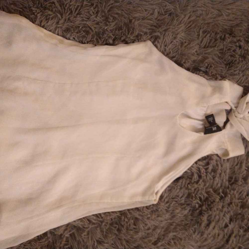 Cute blouse - Picture 2 of 4